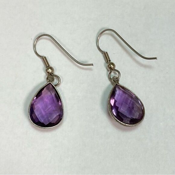Rich Purple Pear Cut Amethyst Gemstone Teardrop Drop earrings in Silver‎ - 1.5" - Picture 2 of 8